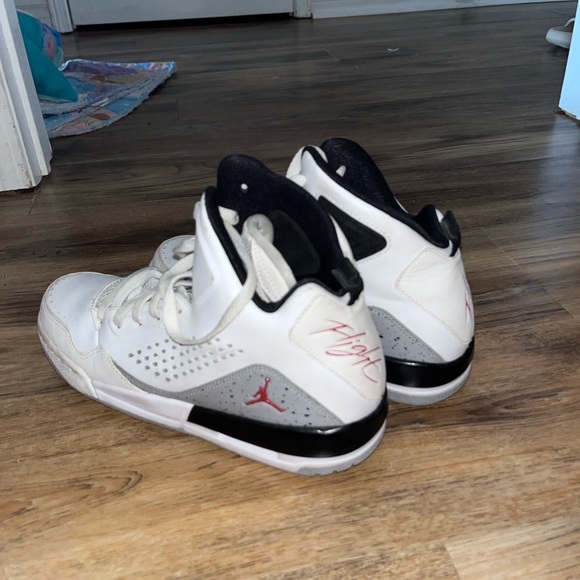 Jordan flight shoes - Picture 2 of 4